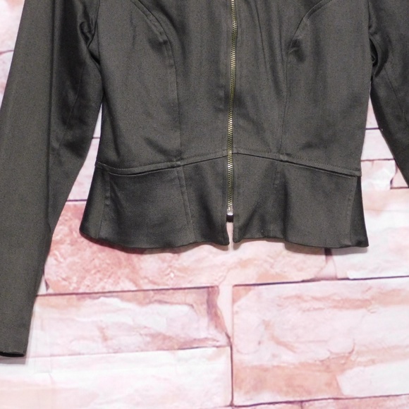 GANTOS FITTED JACKET WITH A RUFFLED WAIST - Picture 3 of 8